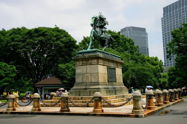 Tóquio Palácio Imperial Jardim Exterior Nijubashi Kusunoki em estátua — Fotografia de Stock