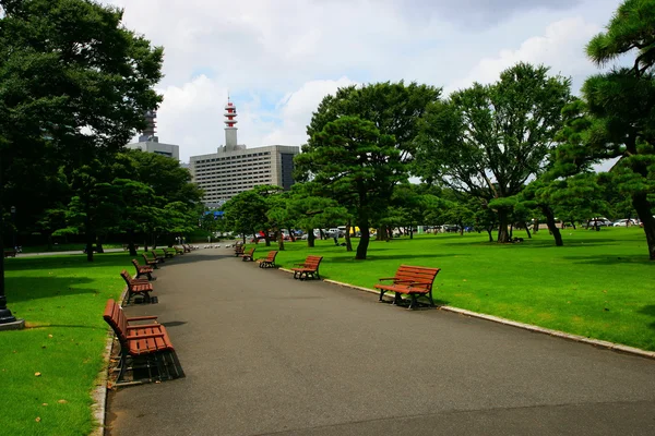 Tokyo, Japonsko, huang jüan plaza trávník nijubashi — Stock fotografie