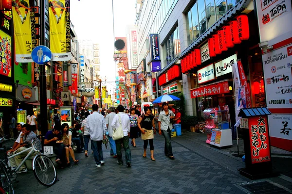 З'єднанням Shinsaibashi Osaka є найбільшим вуличної їжі — стокове фото