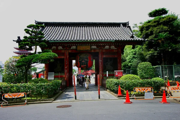 Храм Сенсоджи, Токио, Япония — стоковое фото