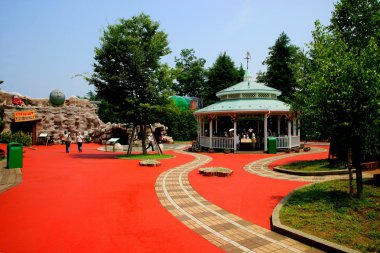 Japonya'nın Fuji-Q Highland eğlence parkı ünlü küçük sahne