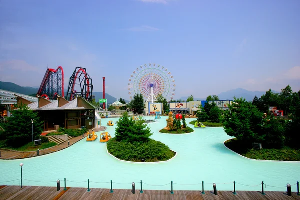 Japan's Fuji-Q Highland amusement park famous water playground — Stock Photo, Image