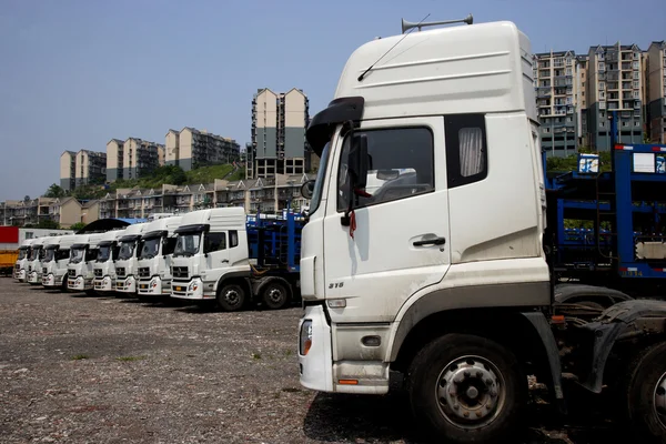 Chongqing Changan Minsheng Boyu Transportation Limited operating vehicle parking — Stock Photo, Image