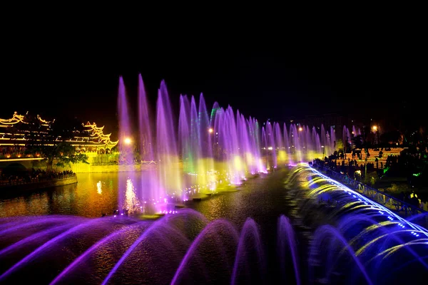 Bishan County of Chongqing Guanyin pond wetland laser music fountain night — Stock Photo, Image