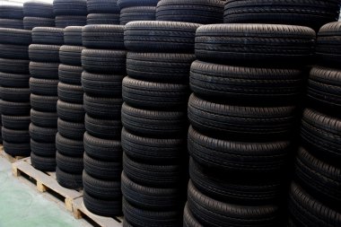 Chongqing minsheng lojistik otomatik parça ambarı araba lastikleri saklı tutar.