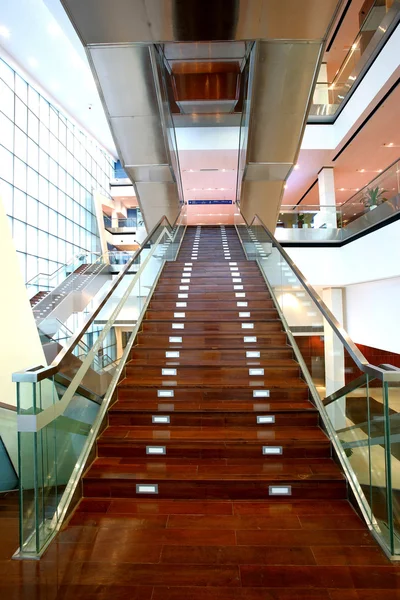 Chongqing Grand Theatre glass wall of the staircase — Stock Photo, Image