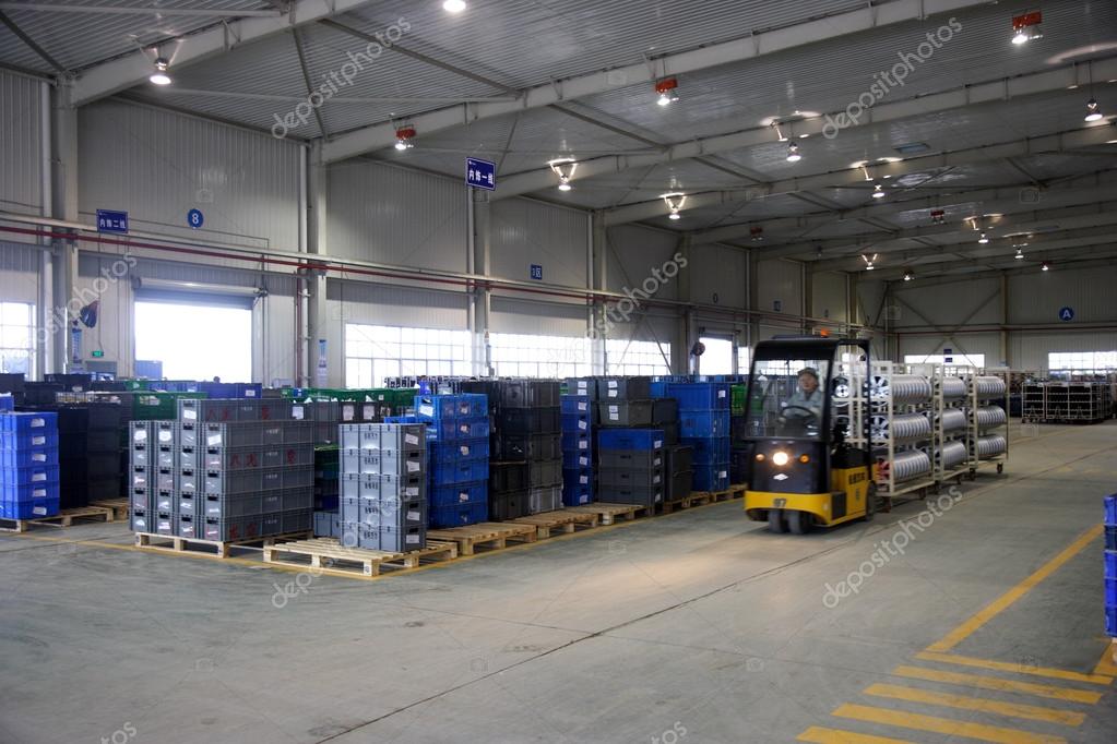 Chongqing Minsheng Logistics Automotive employees are transported by