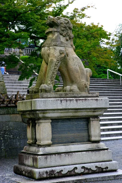 Παγκόσμιας κληρονομιάς---Ιαπωνία kiyomizu ναό πόρτα λιοντάρια των βουνών — Φωτογραφία Αρχείου