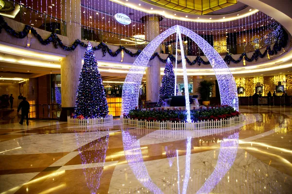 Distrito de Jiangbei, Chongqing Jinyuan Hotel Lobby Decoraciones de Navidad —  Fotos de Stock