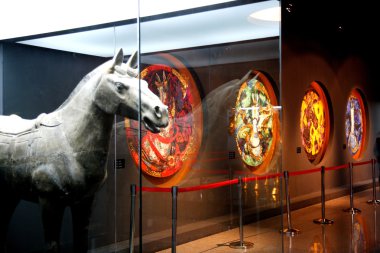 Xian qin qin terracotta savaşçıları ve atları Müzesi gösteri at figürler