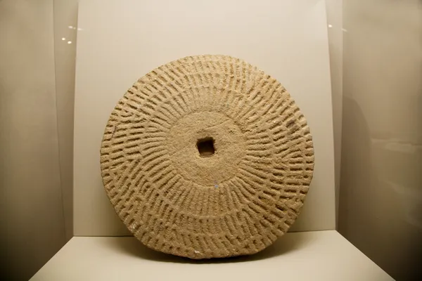 Xian Qin Qin Terracota Guerreros y Caballos Museo de procesamiento de la exhibición molino de piedra de grano — Foto de Stock