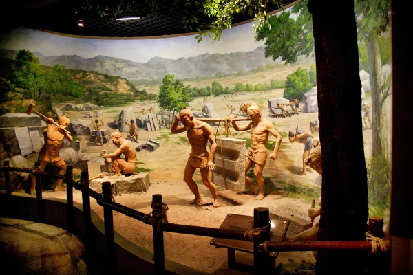 Xian Qin Terracotta Warriors and Horses Museum mostra la costruzione del mausoleo quando la base in plastica per il restauro della cava — Foto Stock