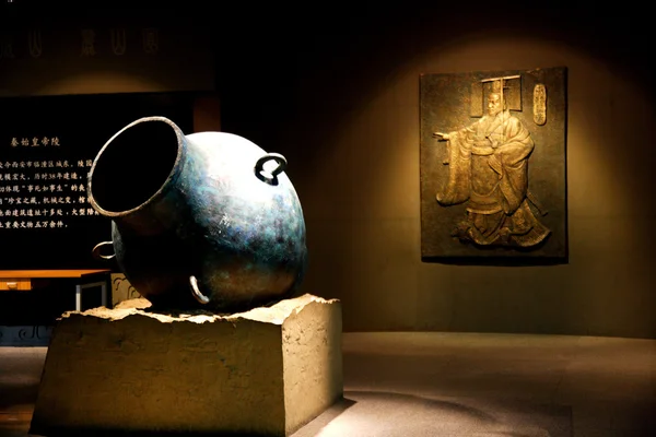 Xian Qin Qin Guerrieri di terracotta e cavalli Museo mostra figurine di cavalli — Foto Stock