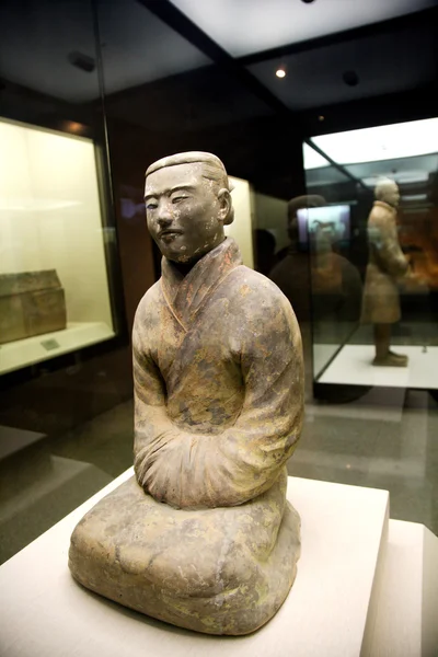 Xian qin terracotta savaşçıları ve qin terracotta savaşçıları ve atları Müzesi gösteri atların — Stok fotoğraf