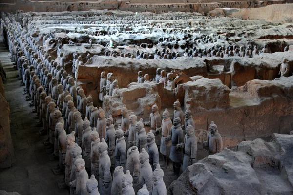 Världsarvet---xian qin terracotta warriors grop lineup — Stockfoto