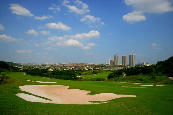 Chongqing poly golfové hřiště mezinárodní standardní 18jamkové golfové hřiště — Stock fotografie