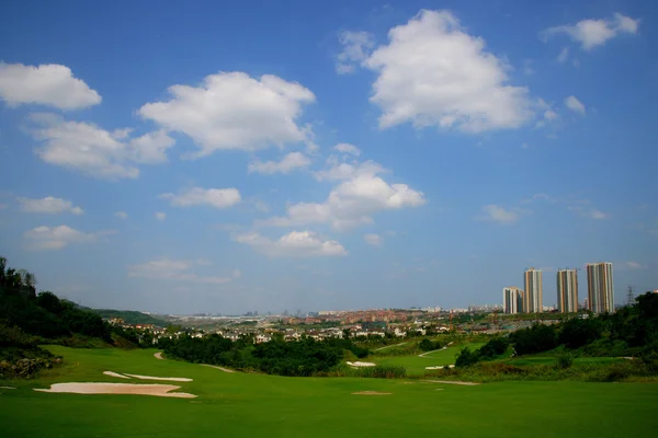 Chongqing poly golfové hřiště mezinárodní standardní 18jamkové golfové hřiště — Stock fotografie