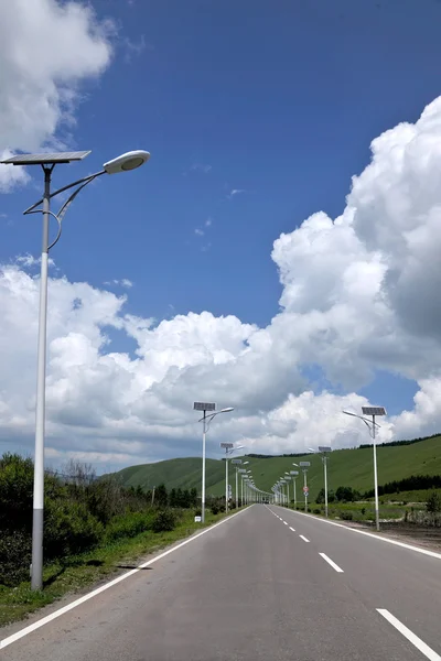 Estrada interna das fontes termais da estrada de Aershan S203 da Mongólia Hulunbeier — Fotografia de Stock