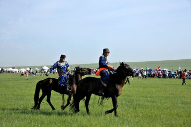 İç Moğolistan hulunbeier otlak at chenbaerhuqi çobanları naadam içinde yer alacak