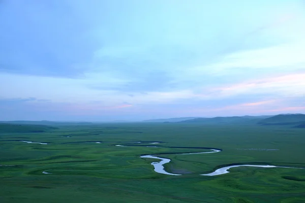 Внутренняя Монголия Hulunbeier "Китай первый Qushui" в mergel Золотая Орда хан монгольские племена на берегу реки луга — стоковое фото