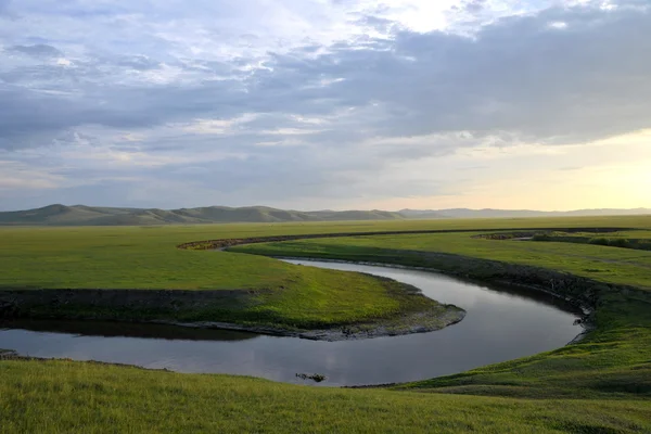 Inre Mongoliet hulunbeier "Kinas första qushui" i mergel golden horde khan mongoliska stammar vid floden Vall — Stockfoto