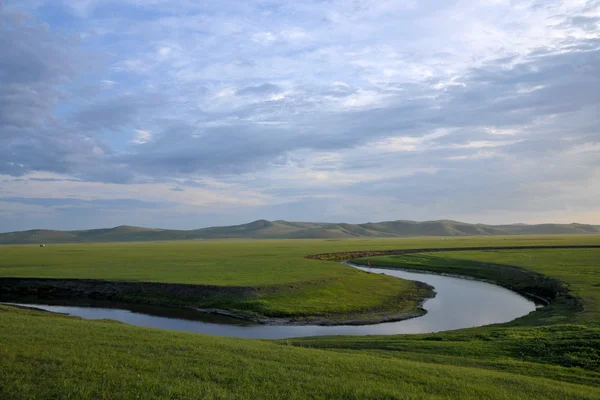 Hulunbeier mongolia wewnętrzna "w Chinach pierwszej qushui" w mergel złoty Chan hordy mongolskie plemiona nad rzeką użytki zielone — Zdjęcie stockowe