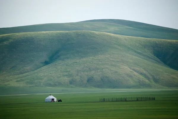 Mongolia Interior Hulunbeier "El primer Qushui de China" en mergel Horda de Oro Khan Tribus mongolas pastizales ribereños — Foto de Stock