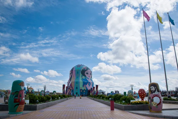 Manzhouli i Inre Mongoliet hulunbeier matryoshka kvadrat — Stockfoto