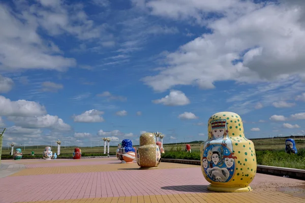 Manzhouli v vnitřní Mongolsko hulunbeier matryoshka náměstí — Stock fotografie