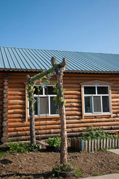 Mongólia interior Hulunbeier Ergun Riverside pequena casa de fazenda do "balanço " — Fotografia de Stock