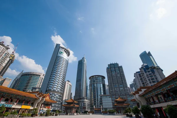 Yuzhong Bezirk jiefangbei kommerzielles Podium — Stockfoto