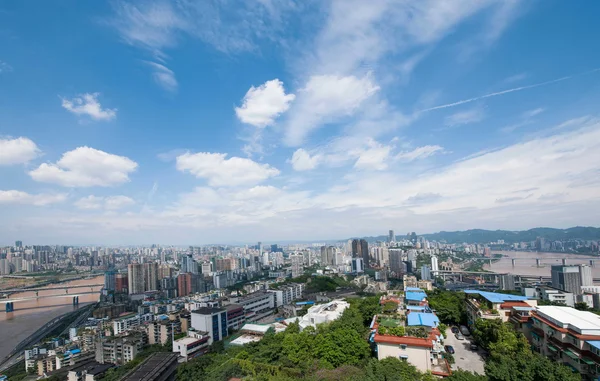 Distrito de Yuzhong, distrito de Jiangbei, península de Yuzhong y edificios — Foto de Stock