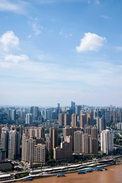 Yuzhong district, jiangbei district, yuzhong halvön och byggnader — Stockfoto