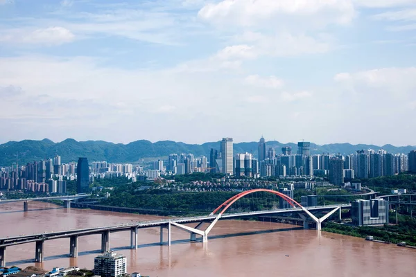 Le district de Yuzhong et la région de South Bank et le pont de la rivière Caiyuanba Yangtze — Photo