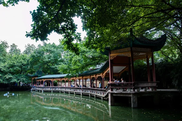 Chongqing's famous garden, "Eling" park promenade — Stock Photo, Image