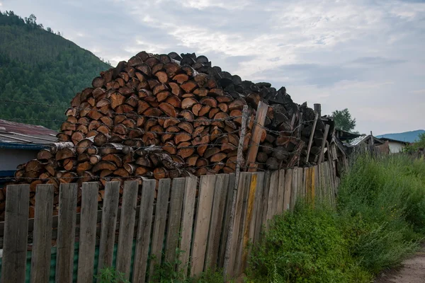 Mongolia Interior Hulunbeier Tai Hing Lam district Root River City Mangui town houses firewood on doors —  Fotos de Stock