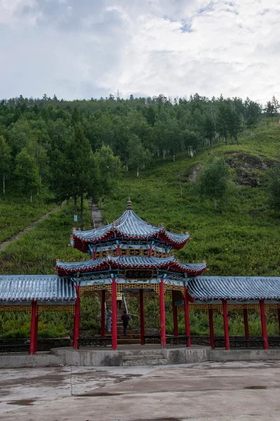 Mongólia Interior Hulunbeier Tai Hing Lam distrito Root River City Mangui pé de passeio panorâmico cidade condensado Greenfield — Fotografia de Stock