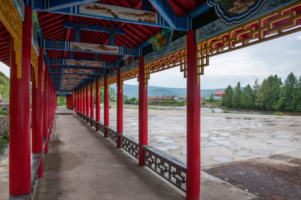 Innere Mongolei hulunbeier tai hing lam Bezirk Wurzel Fluss Stadt Mangui Fuß der malerischen Promenade Stadt Kondensat auf der grünen Wiese — Stockfoto