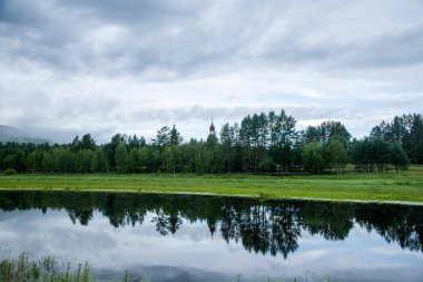 daxinganling mohe, heilongjiang province arctic Köyü Kuzey milli park göl kıyısında