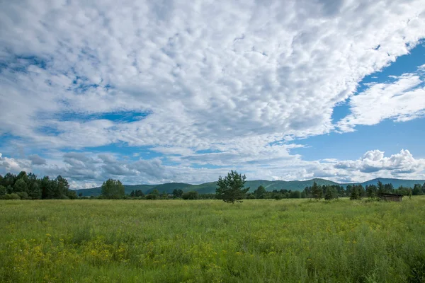 Daxinganling Denisa, heilongjiang provincie lučiny arktické vesnice arktické písečným nánosem — Stock fotografie