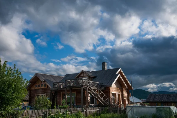 Daxinganling mohe, heilongjiang provinz, alle arten von arktischen dorf inn hotel — Stockfoto