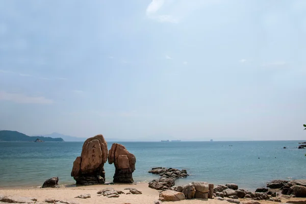 Shenzhen, guangdong provinsen dameisha waterfront park Guldkusten "forever" reef — Stockfoto