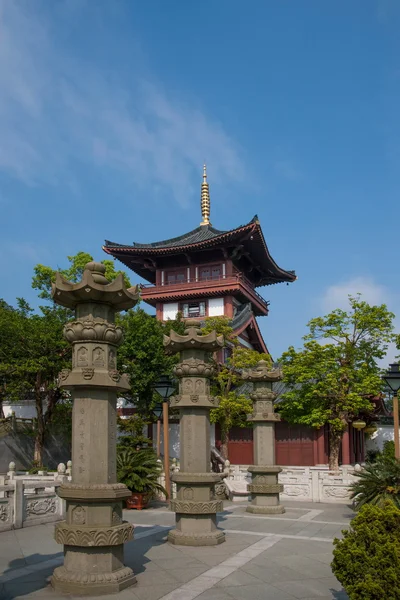 Shenzhen city, guangdong Eyaleti, Doğu dameisha huaxing Tapınağı kare cemaat pagoda ama Havuzu — Stok fotoğraf