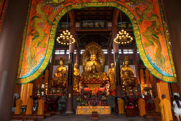 Shenzhen City, Guangdong Province, East Dameisha Huaxing Temple Main Hall — Fotografie, imagine de stoc