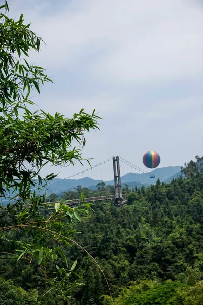 Shenzhen City, Guangdong Province, East Dameisha Tea Stream Valley helium balloon — Stock Photo, Image