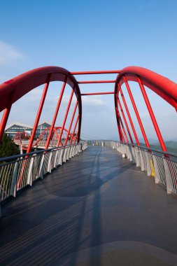 Shenzhen city, guangdong Eyaleti, bulutlar köprüler Doğu dameisha yürüyüş