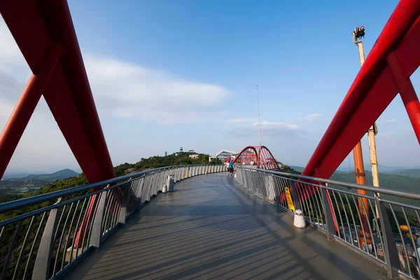 Shenzhen stad, guangdong provincie, Oost-dameisha wandeling in de wolken bruggen — Stockfoto