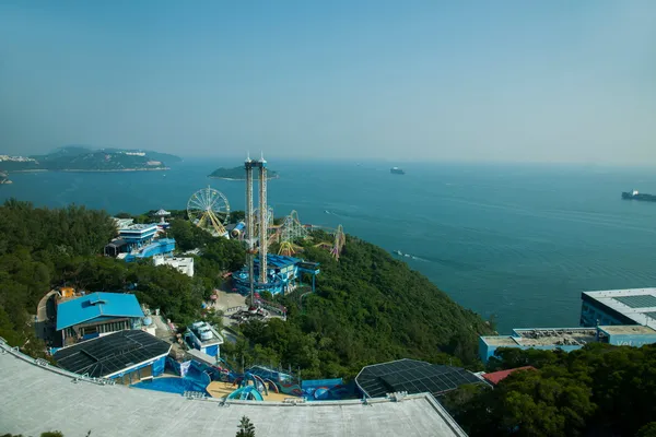 Ocean parku hong kong ocean park tower morskiego parku i oferuje widoki na Morze Południowochińskie, na — Zdjęcie stockowe