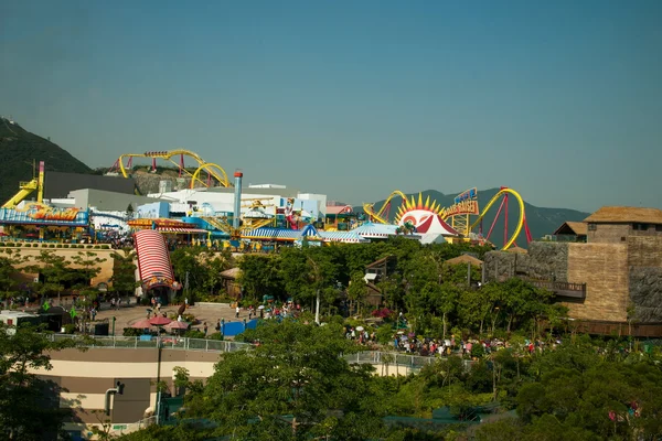 Ocean park hong kong ocean park kule üzerinde heyecan bakan bir oyun parkı — Stok fotoğraf