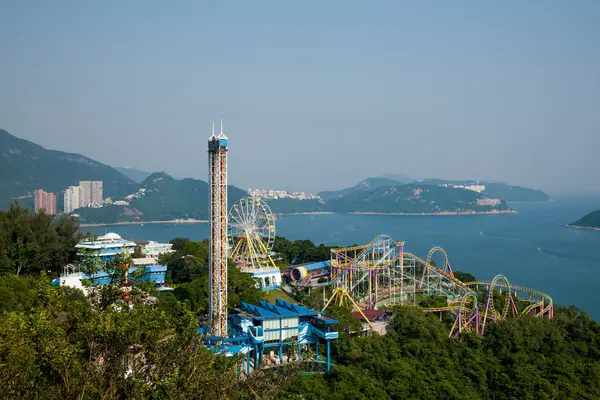 Ocean parku hong kong ocean park tower morskiego parku i oferuje widoki na Morze Południowochińskie, na — Zdjęcie stockowe